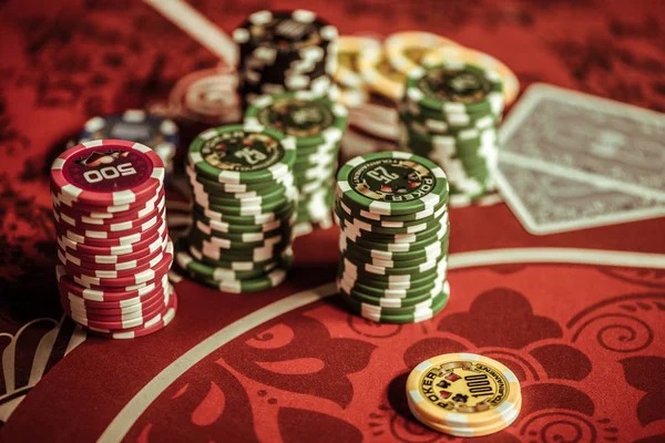 guru303 platform interface showing slot games, live tables, and sports markets